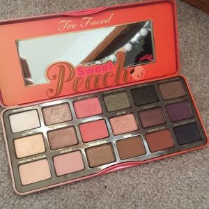 Too faced sweet peach pallet